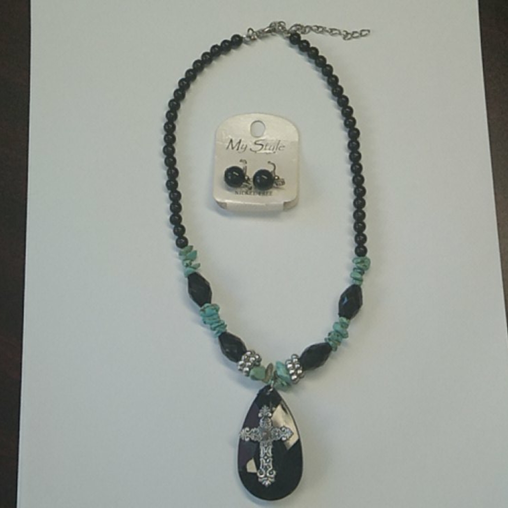 Turquoise & Black Necklace